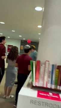 Alunos judeus obrigados a barricar-se perante manifestação pró-Palestina