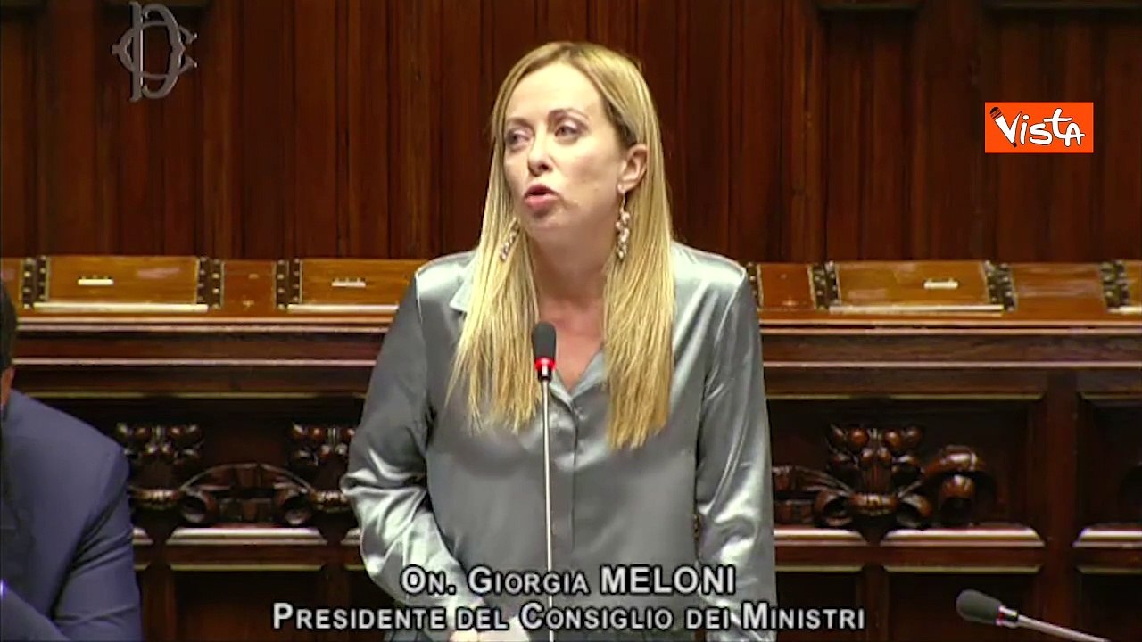 Meloni vs Conte: "Ha rincorso la Merkel al bar, non mi vedrete mai rappresentare l'Italia cos?"