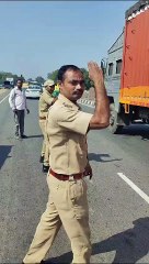 पिकअप पलटने से एक दर्जन सवारियां घायल