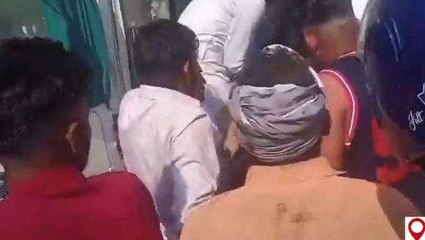 जयपुर: बेकाबू होकर पलटी पिकअप, हादसे के बाद सड़क पर बिछ गई लाशें, मची चीख़ पुकार