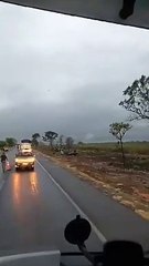 Viatura da PM se envolve em acidente com carro de passeio