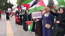 İHH İnsani Yardım Vakfı Tokat Şubesi, Hıdırlık Köprüsü'nde İsrail'in saldırılarını protesto etti
