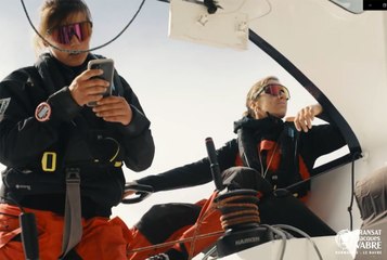 Cap pour Elles | Episode 3 : Pamela et Tiphaine dévoilent le nom de leur bateau pour la Transat Jacques Vabreé