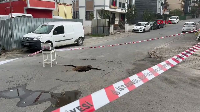Ümraniye'de Yeraltı Kablolarında Patlama Meydana Geldi