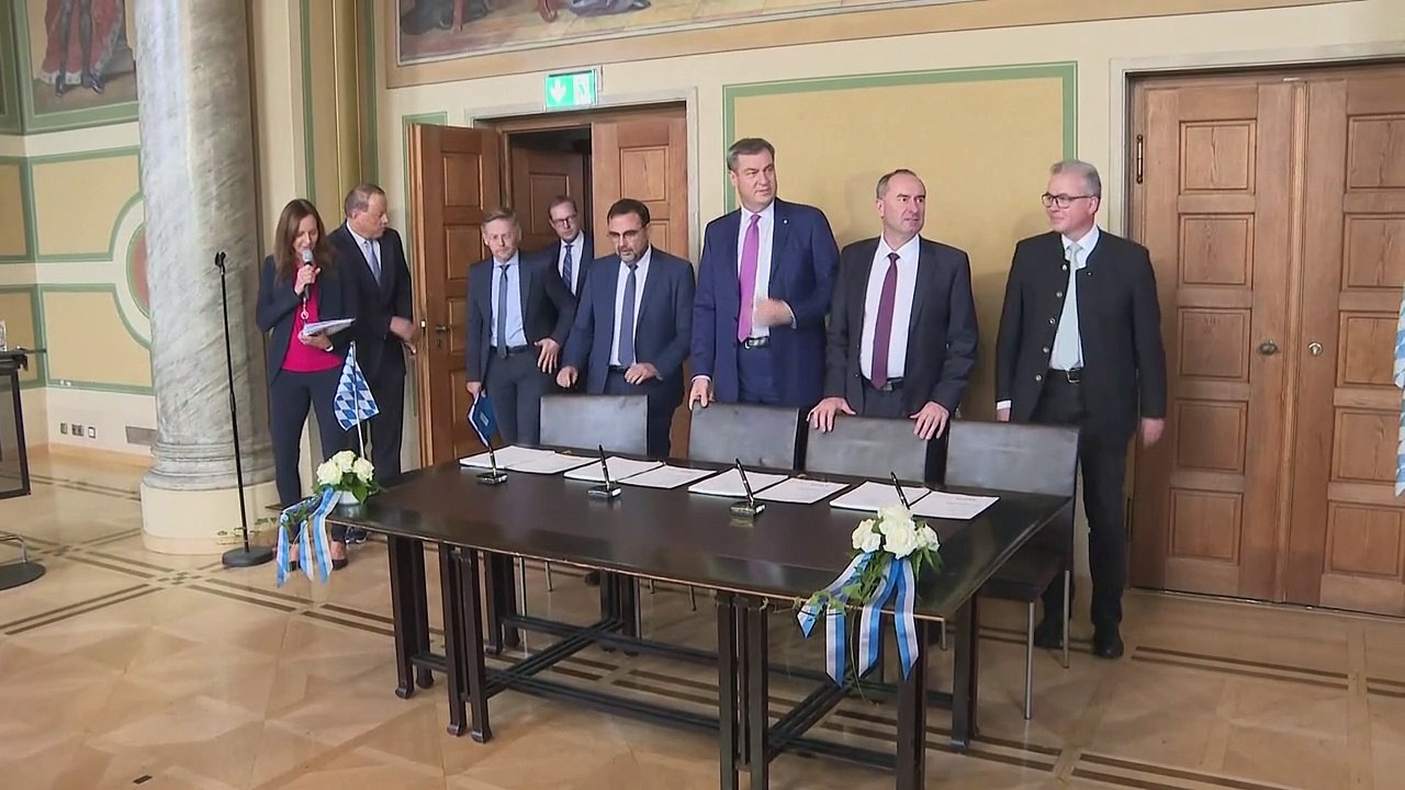 Bayern: csu und freie wähler unterzeichnen koalitionsvertrag