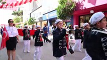 Osmaniye'de Cumhuriyet'in 100'üncü yılı etkinliğinde 100 kişi zeybek oynadı