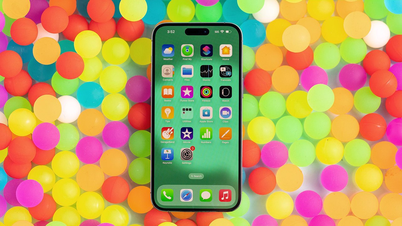 iPhone 14 Pro: early adopter island