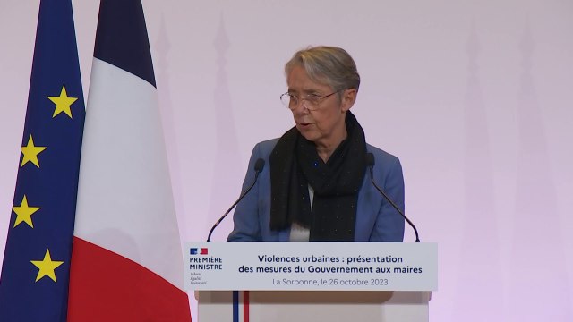 Plan anti-émeutes: Élisabeth Borne annonce des peines de travaux d'intérêt général aux parents d'émeutiers