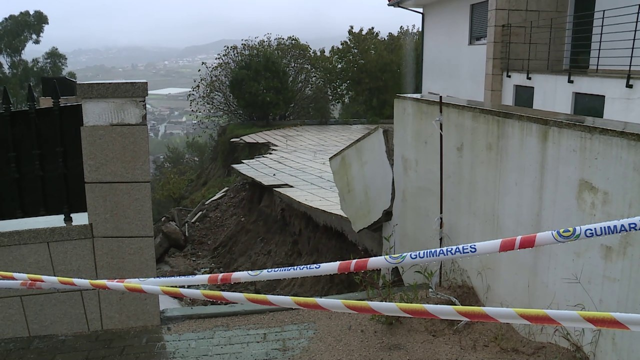 peça casa a ruir guimaraes