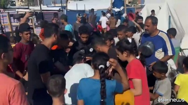 Gaza, a Khan Yunis la ressa per avere del cibo