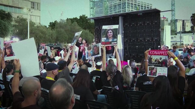 Sirenen in Tel Aviv in Israel unterbrechen Protest von Familien der Geiseln