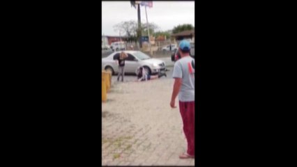 Briga é flagrada na marginal da BR-470, em Indaial