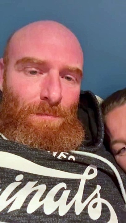 "J'avais envie de me sentir plus léger et j'accompagne ma femme dans sa lutte contre ses kilos de grossesse" a indiqué JérômeLucile (L'amour est dans le pré) révèle que son mari Jérôme a perdu 12 kilos ! Instagram