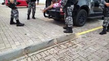 Choque detém indivíduos em posse de Crack na Praça Getúlio Vargas