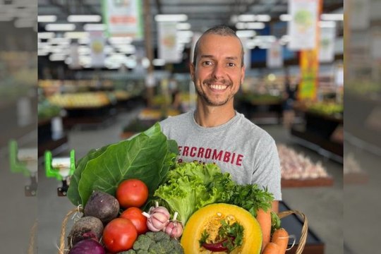 Nutricionista explica como é feita a dieta anticâncer e os benefícios do crudivorismo para saúde