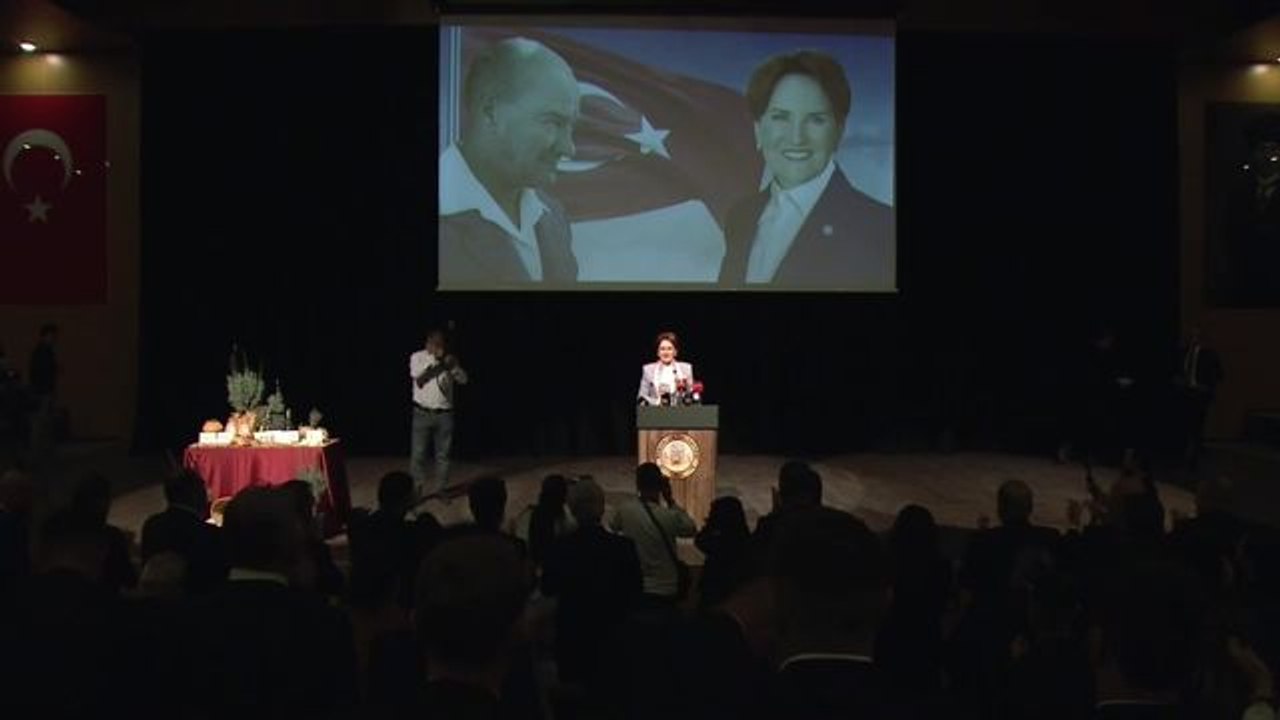 Akşener: "Gazze'nin Yanında Olanlar, Karşısında Olanlar, Sanki Varmış Gibi Bir Kutuplaşmanın Ortaya Konulduğu Miting Yapılıyor"