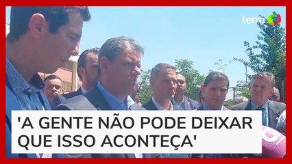 'Sentimento de frustração', diz Tarcísio ao visitar escola alvo de ataque em São Paulo