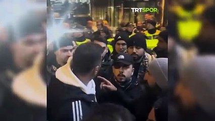 Beşiktaşlılar hezimet sonrası otelin önüne gitti! Burak Yılmaz tek cümlesiyle kalabalığı dağıttı
