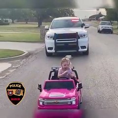 Criança em alta velocidade é interpelada pela polícia