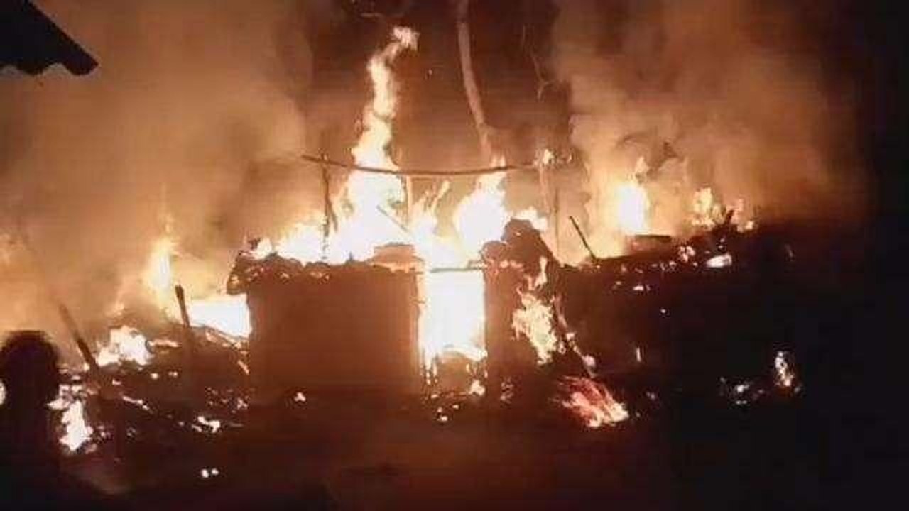 गोण्डा: खाना बनाते समय समय घर में लगी आग, सारा...