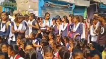 लखीसराय: दुर्गा गर्ल स्कूल की छात्राओं ने सड़क किया जाम, जाम स्थल पर पहुंचे डीएम