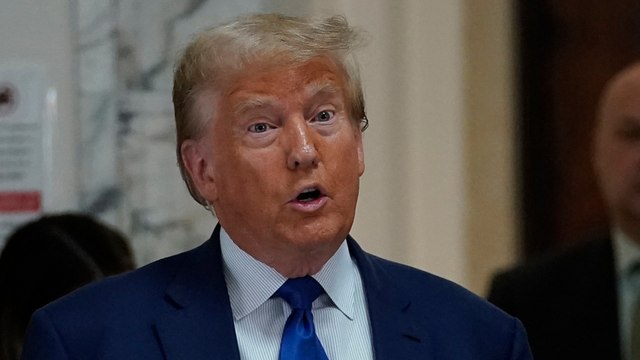 Donald Trump: Der Ex-Präsident der USA stürmt wutentbrannt aus dem Gerichtssaal