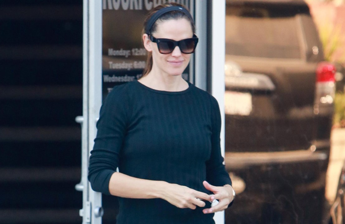 Jennifer Garner thinks there is "a lot of traum...