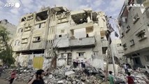 Khan Yunis, i palestinesi ispezionano i danni dopo gli attacchi israeliani