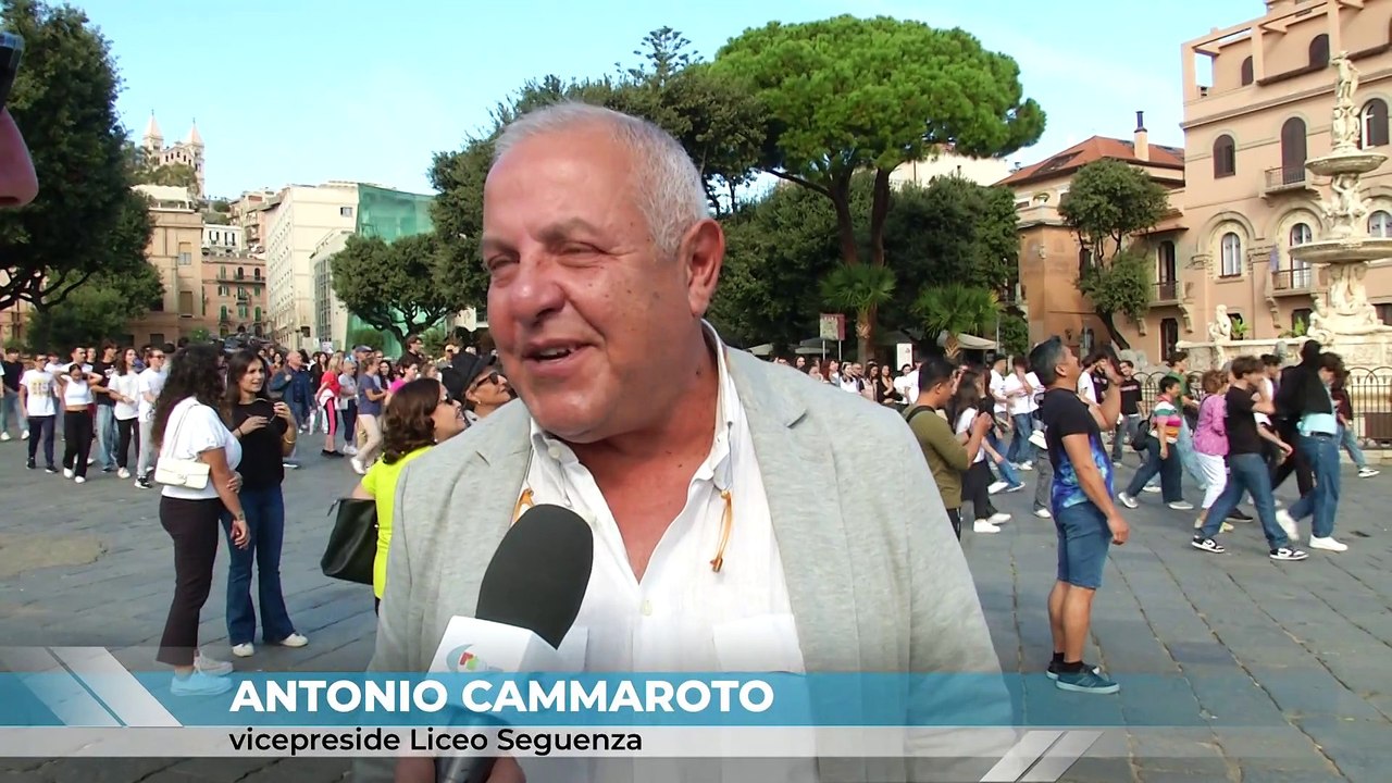 Centenario Seguenza, il flash mob cattura i turisti