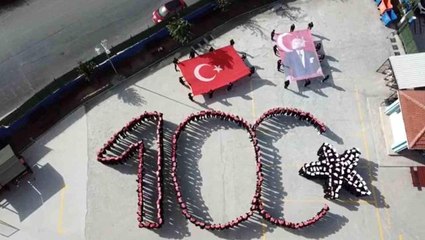 Sultangazi Anadolu Lisesi Öğrencilerinden 100. Yıl Koreografisi