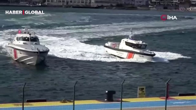 Bahriyeliler dosta güven düşmana korku saldı! Karadeniz'de nefesleri kesen gösteri