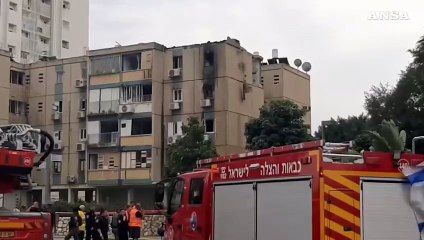 Colpito edificio a Tel Aviv, almeno tre feriti