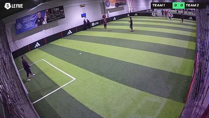 Edouard 2 26/10 à 22:54 - Football Terrain 2 (LeFive Carrières-sous-Poissy)