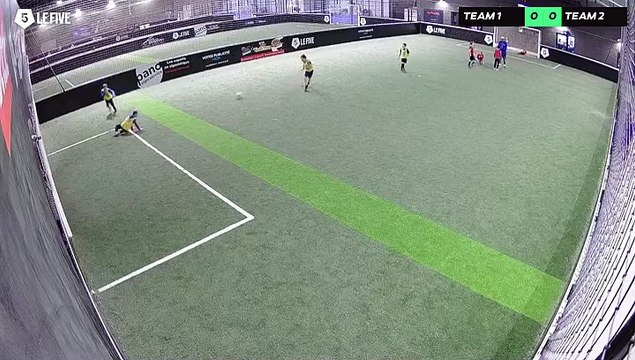 Pierre 2 27/10 à 10:58 - Football Terrain 2 (LeFive Rouen)