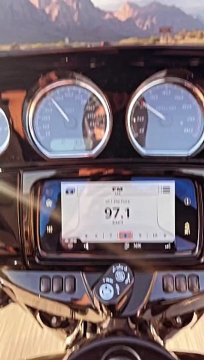 Laeticia Hallyday et Maxim Nucci sont partis tourner le clip inédit d'une chanson de Johnny Hallyday. @ Instagram / Maxim Nucci