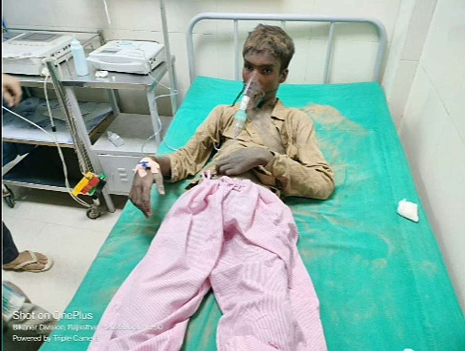 बोरवेल में गिरे मंदबुदि्ध किशोर को कांस्टेबल की सूझबूझ से सकुशल निकाला