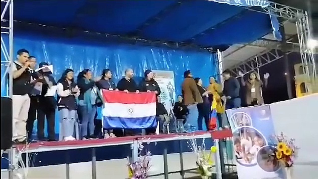 Escolares peruanos crean zapatos antisecuestros