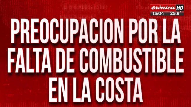 Usuarios hacen largas filas para abastecerse de combustible