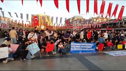 Download Video: Aydın Adnan Menderes Üniversitesi öğrencileri asansör kazasını protesto etti