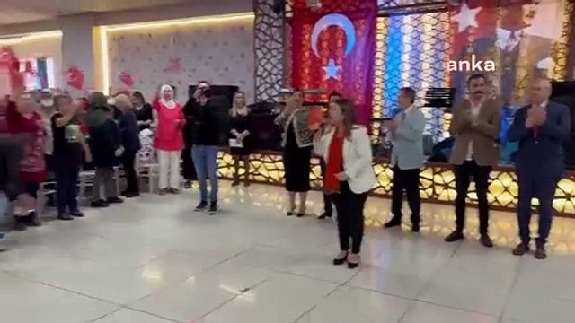 Gülizar Biçer Karaca a rencontré des femmes et des jeunes à l'occasion du 100e anniversaire de la République