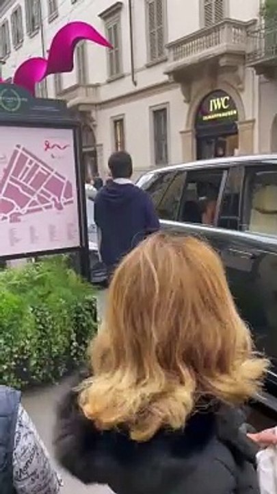 'Hai cuccato bene, eh..' - Anziana a Elio Lorenzoni, compagno di Belen