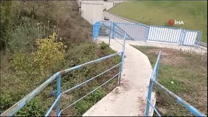 La mère qui a accouché à Izmit a laissé son bébé dans le canal d'eau