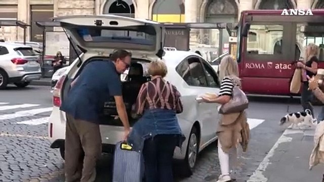Roma, i tassisti: Tre euro in piu' a corsa e aprire via dei Fori Imperiali