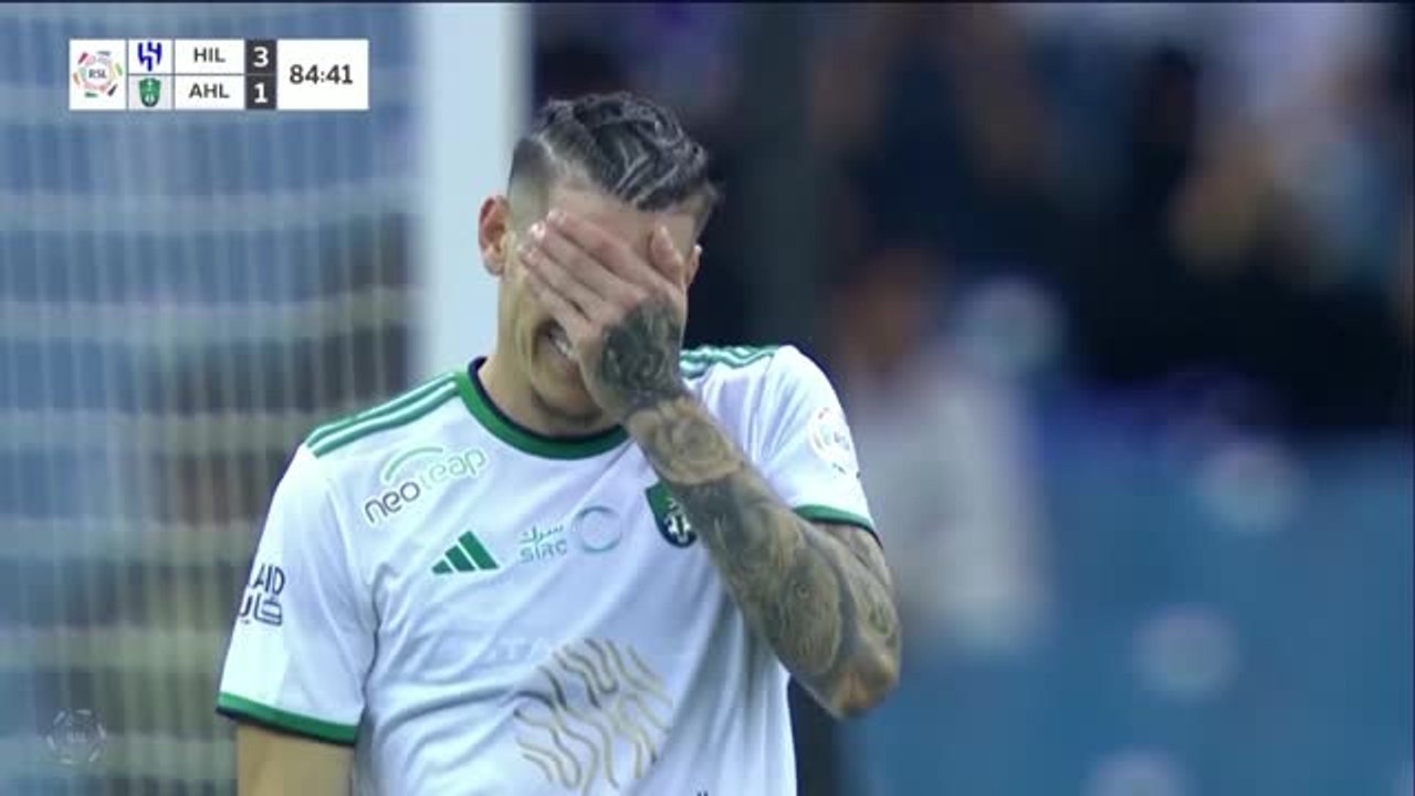 Ibanez scores comical own goal in defeat to Al Hilal