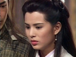 The Return of the Condor Heroes 95 in slow motion 神鵰俠侶 李若彤版 小龍女為救楊過撿起寶劍飛奔而出  Xiaolongnü picked up the sword and ran out to save Yang Guo