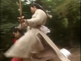 The Return of the Condor Heroes 95 in slow motion 神鵰俠侶 古天樂版 小龍女用絕頂輕功救下了楊過 Xiaolongnu saved Yang Guo with her superb Qinggong