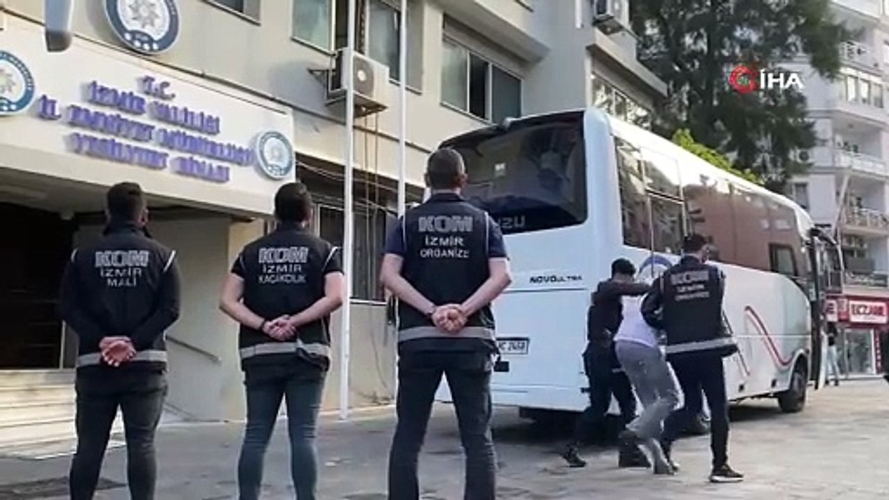 İzmir'deki FETÖ’ye kıskaç operasyonunda 28 tutuklama