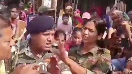 मधुबनी: अपनी मांगों के समर्थन में छात्राओं ने किया सड़क जाम, यातायात पूरी तरह से प्रभावित