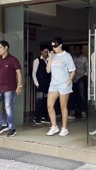 Nora Fatehi का शार्ट में निराला अंदाज़