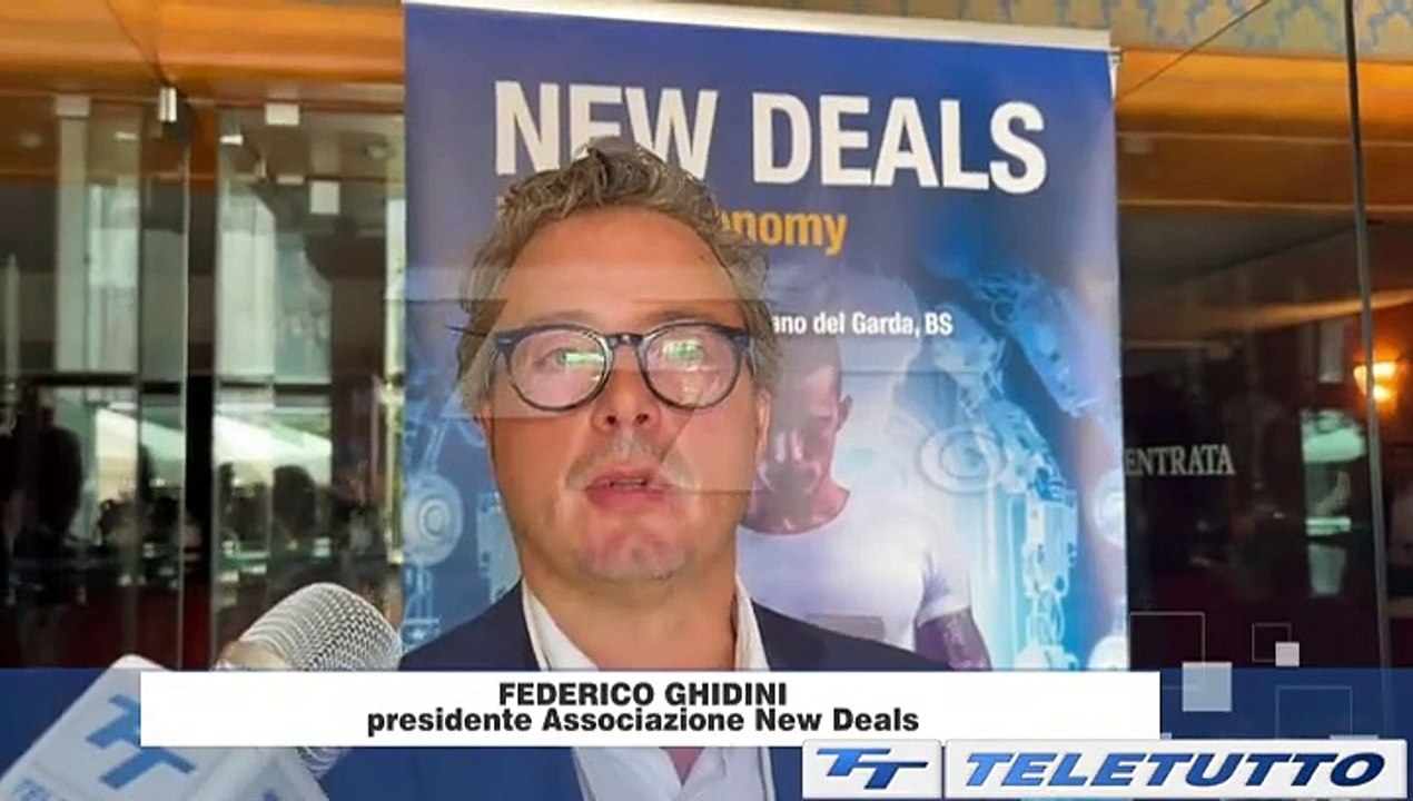 Video News - NEW DEALS: UN UOMO NUOVO